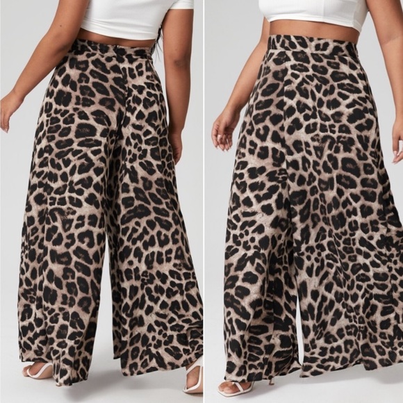 Plus  leopard print wide leg palazzo pants - Picture 3 of 4